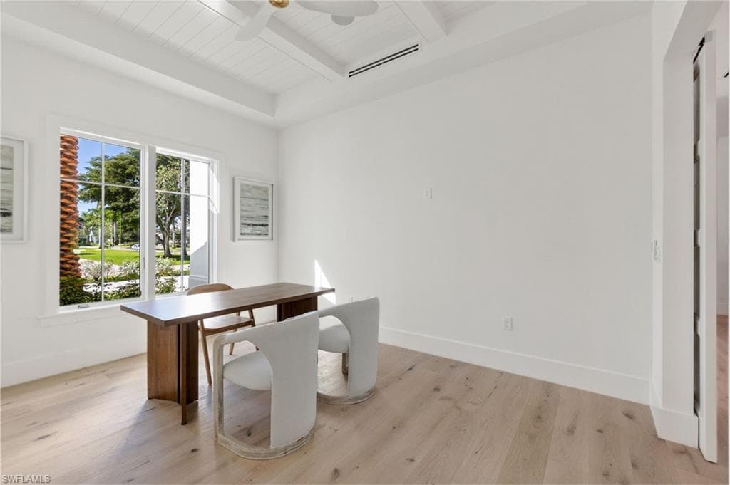 565 Whispering Pine Ln, Naples, FL 34103-18