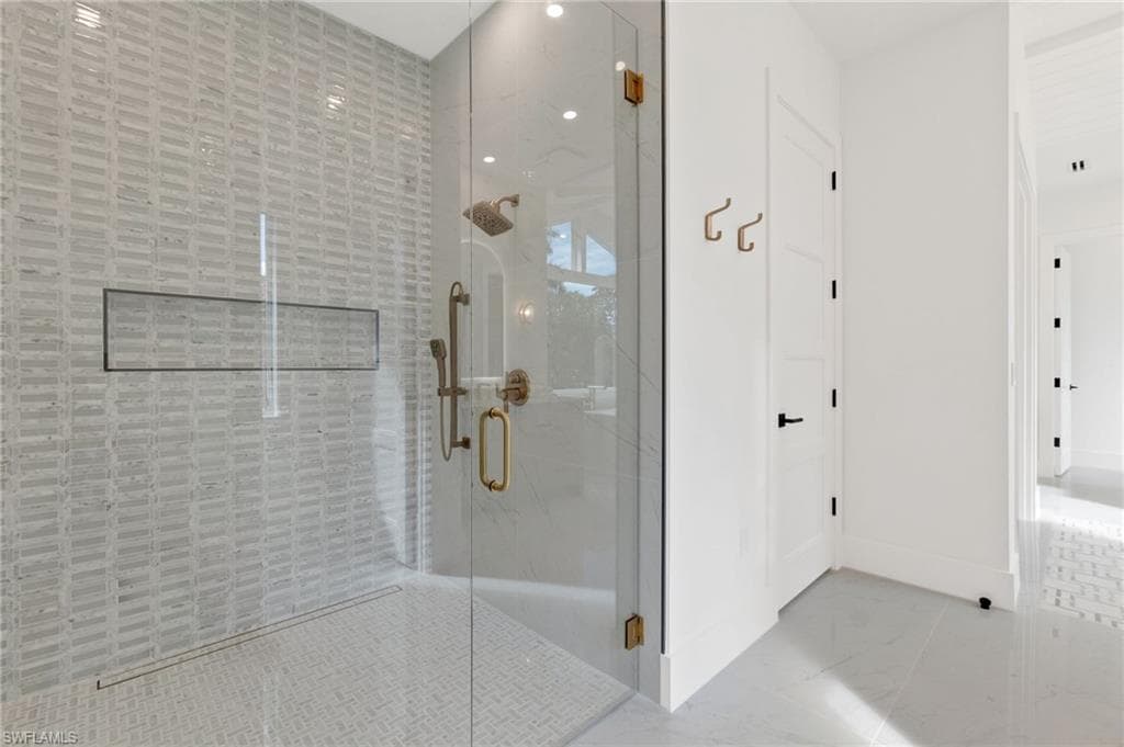 565 Whispering Pine Ln, Naples, FL 34103-32