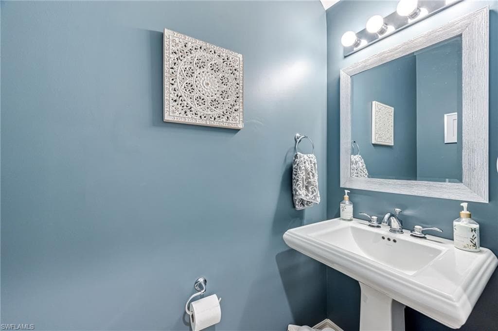15064 Summit Place Cir, Naples, FL 34119-12