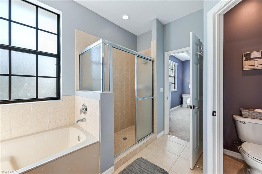 15064 Summit Place Cir, Naples, FL 34119-17