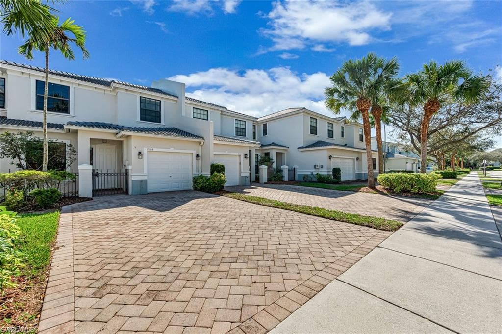 15064 Summit Place Cir, Naples, FL 34119-24