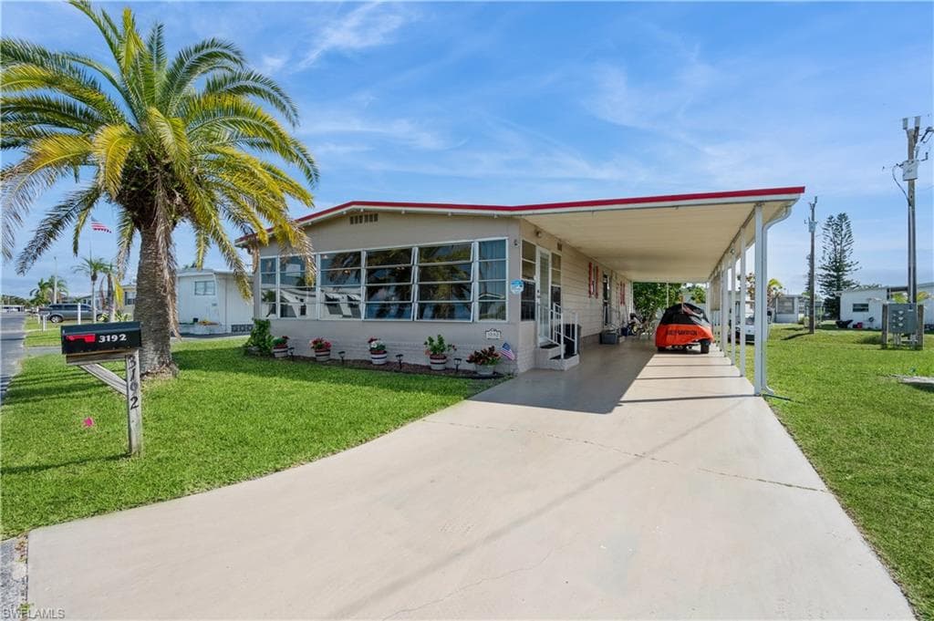 3192 Pluto Cir, North Fort Myers, FL 33903-2
