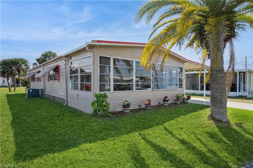 3192 Pluto Cir, North Fort Myers, FL 33903-3