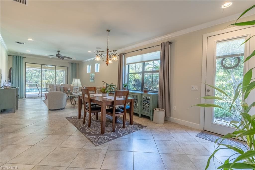 7167 Live Oak Dr, Naples, FL 34114-9