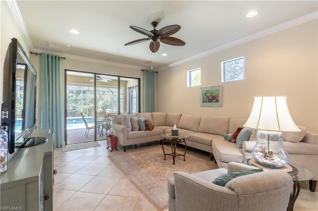7167 Live Oak Dr, Naples, FL 34114-10