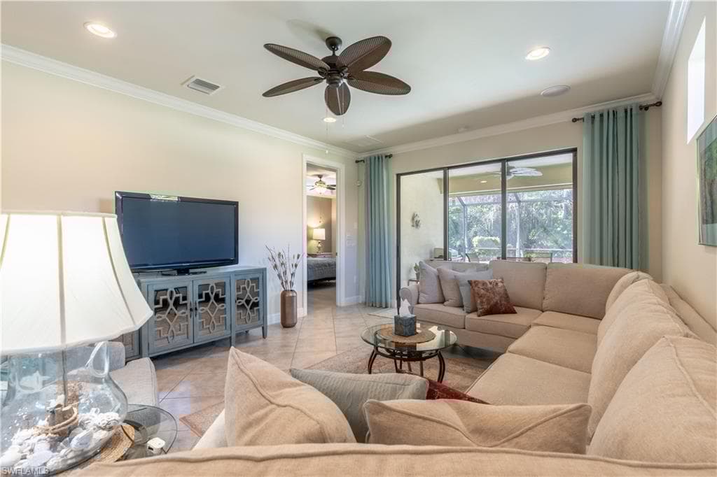 7167 Live Oak Dr, Naples, FL 34114-11