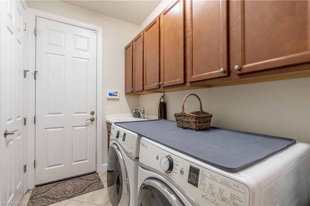 7167 Live Oak Dr, Naples, FL 34114-26
