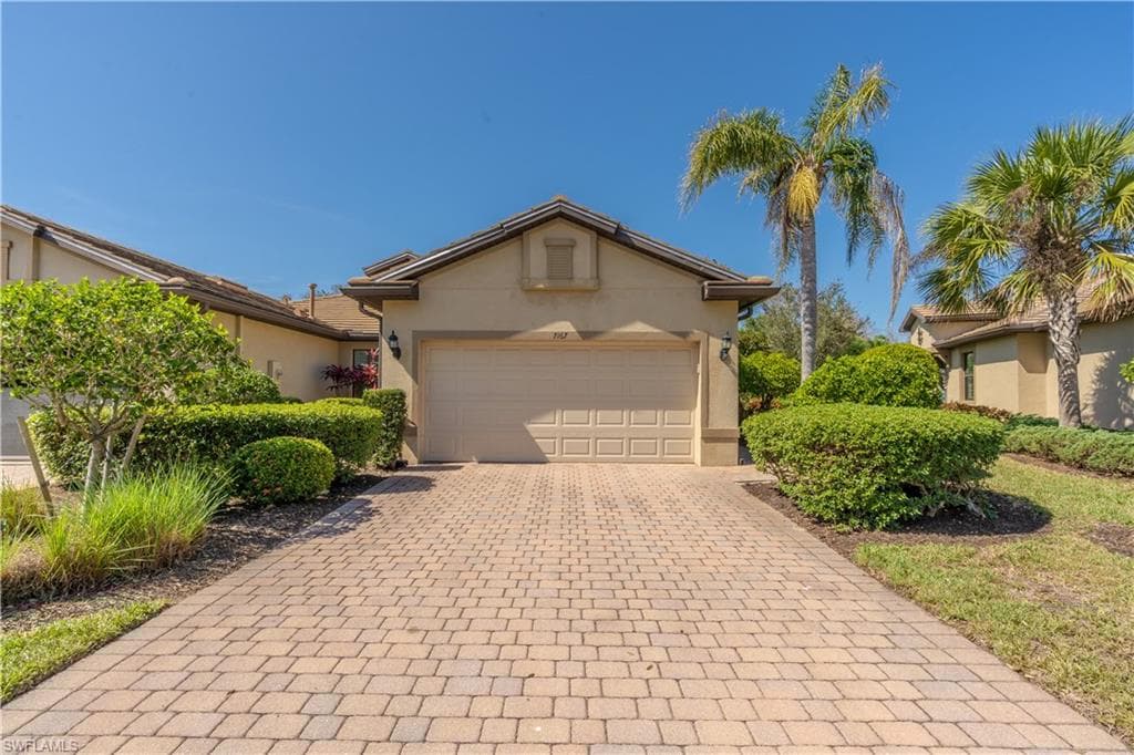 7167 Live Oak Dr, Naples, FL 34114-27