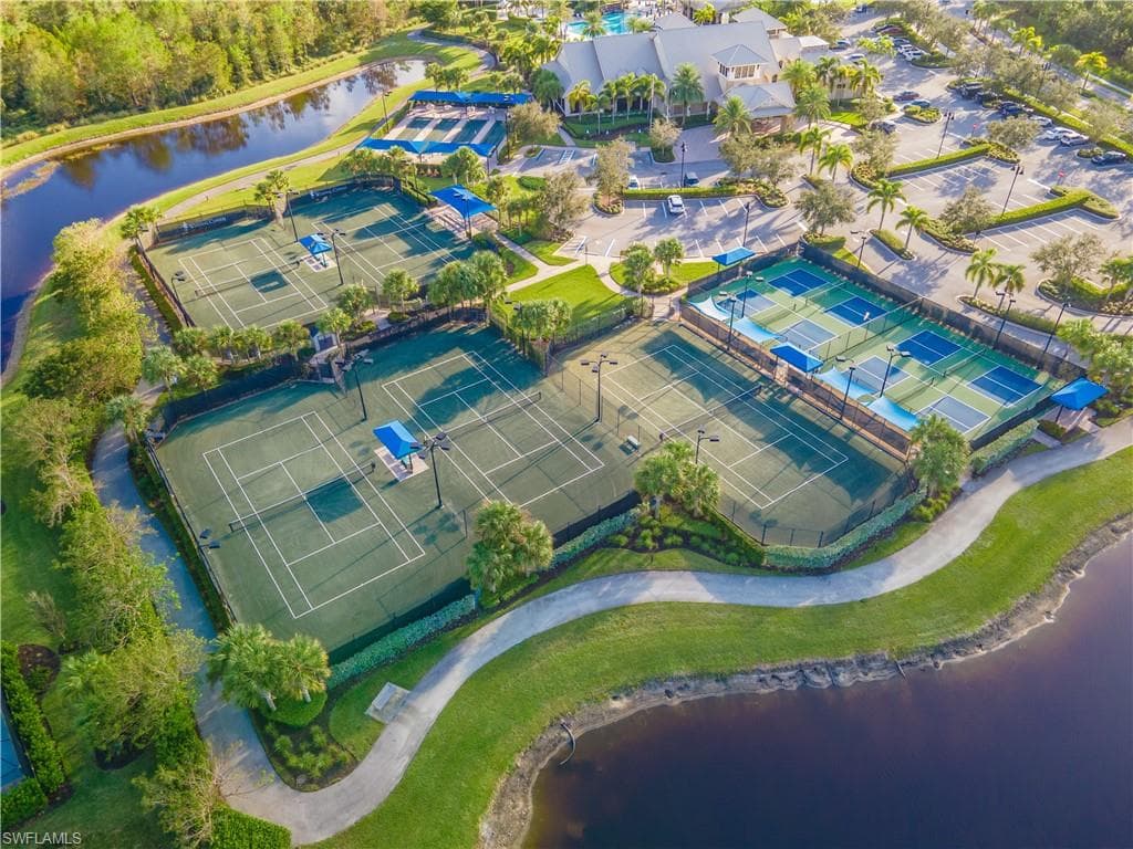 7167 Live Oak Dr, Naples, FL 34114-31