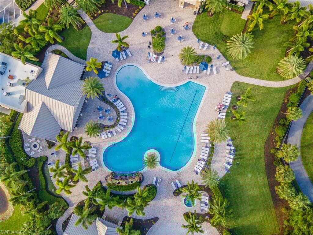 7167 Live Oak Dr, Naples, FL 34114-32