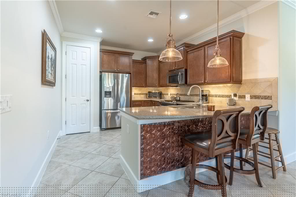 7167 Live Oak Dr, Naples, FL 34114-3