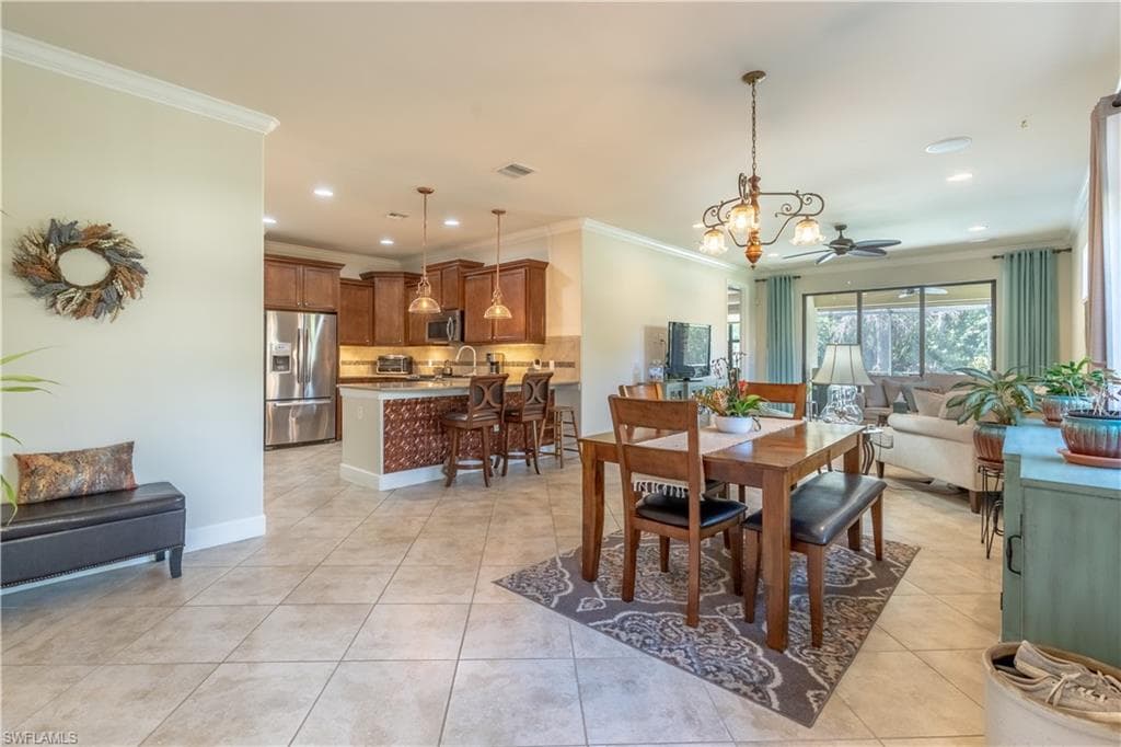 7167 Live Oak Dr, Naples, FL 34114-8