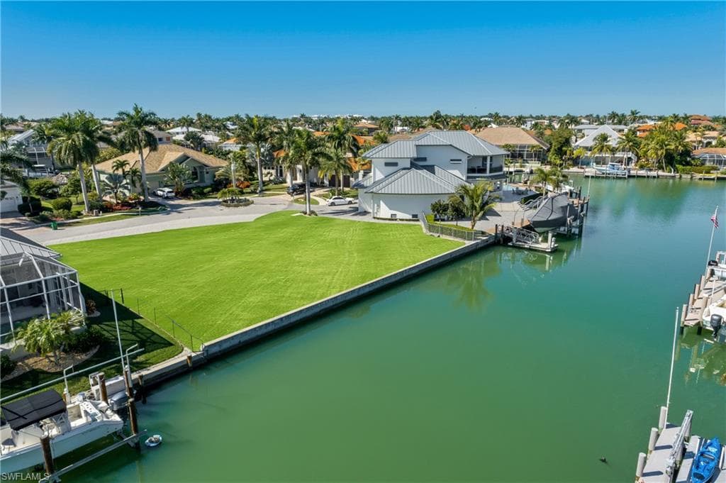 674 Cameo Ct, Marco Island, FL 34145-2
