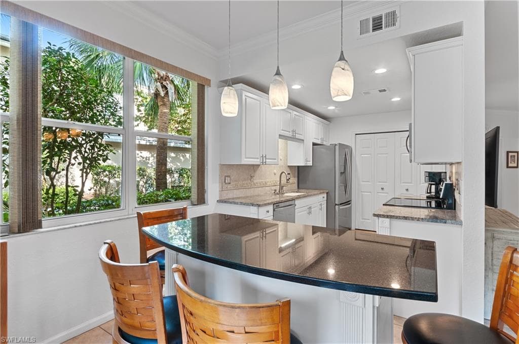 7114 Wild Forest Ct 102, Naples, FL 34109-8