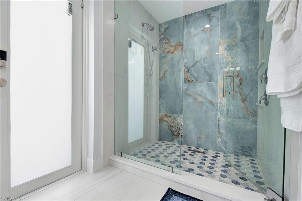 139 San Salvador St, Naples, FL 34113-16