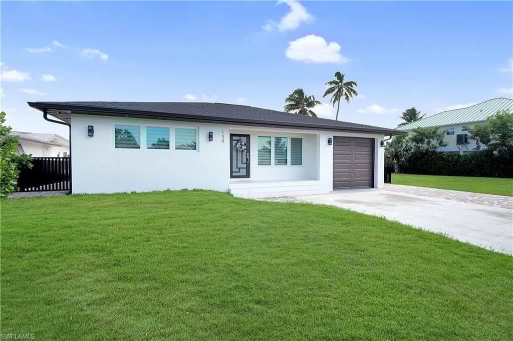 139 San Salvador St, Naples, FL 34113-1