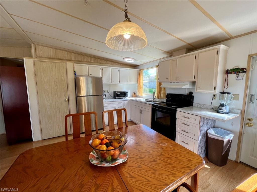 101 Lime Key Ln, Naples, FL 34114-17
