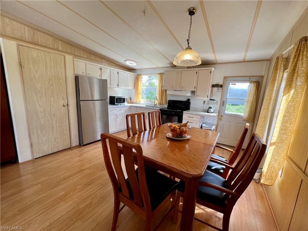 101 Lime Key Ln, Naples, FL 34114-22