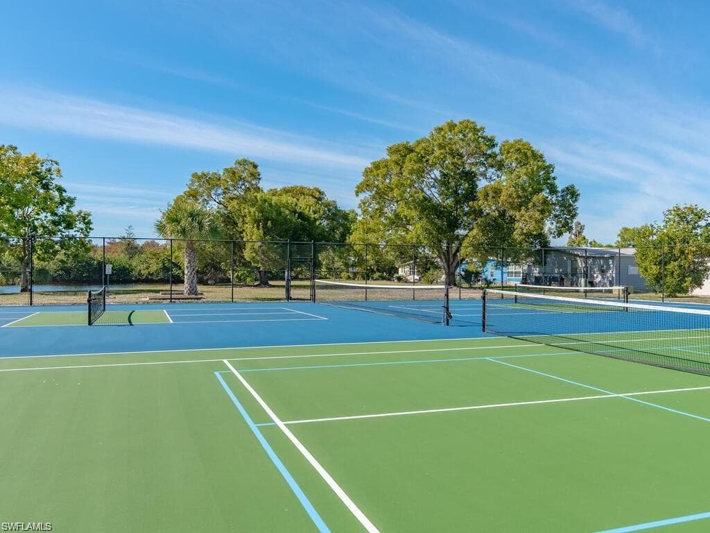 101 Lime Key Ln, Naples, FL 34114-30