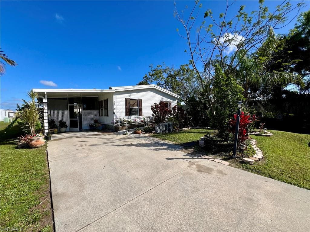 101 Lime Key Ln, Naples, FL 34114-3
