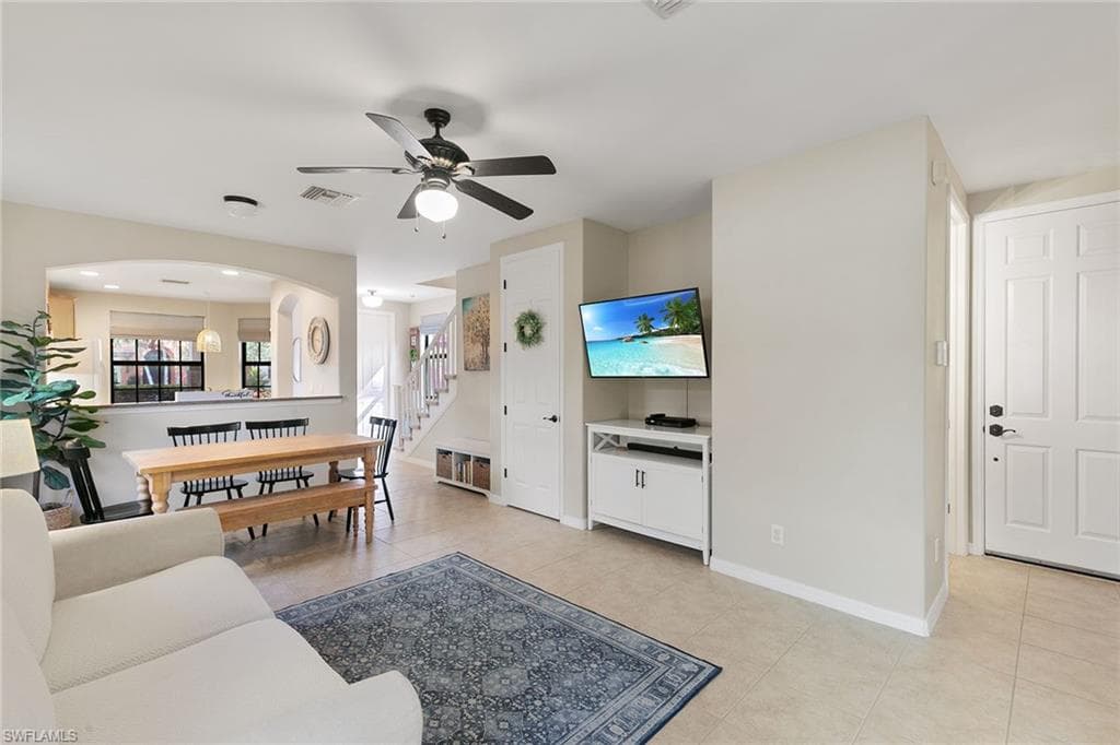 1244 Manado Dr, Naples, FL 34113-9