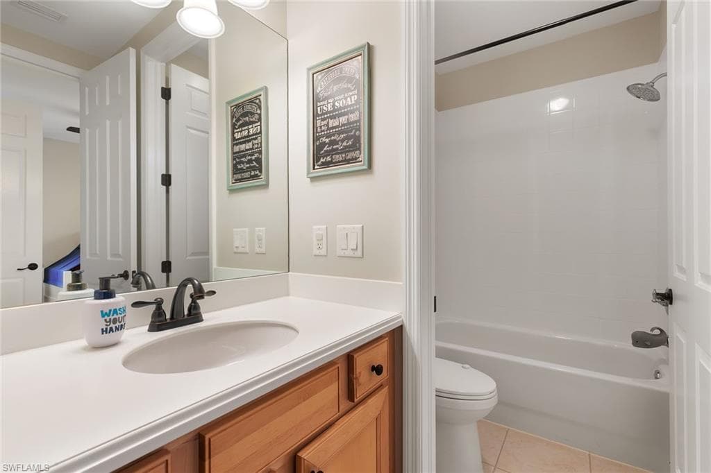1244 Manado Dr, Naples, FL 34113-24