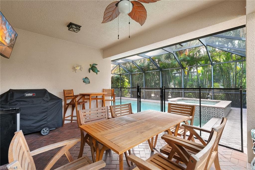 1244 Manado Dr, Naples, FL 34113-28