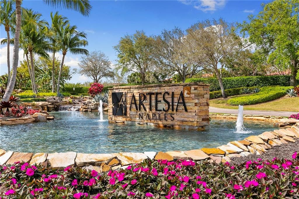 1244 Manado Dr, Naples, FL 34113-37