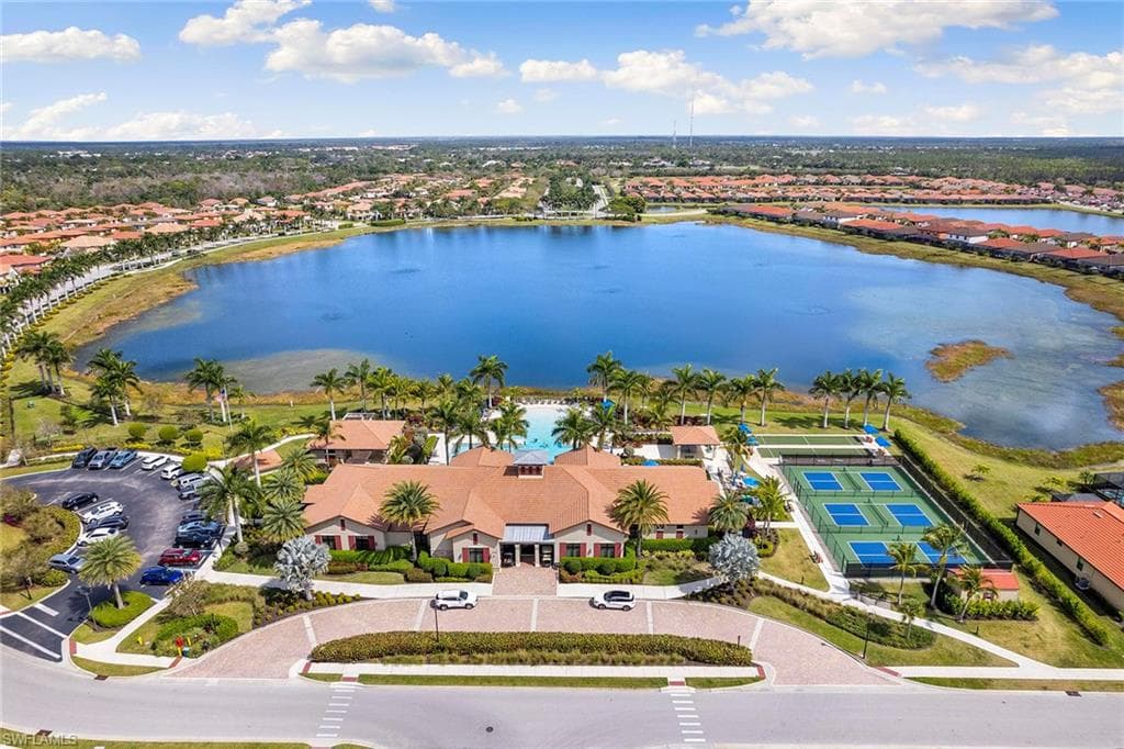 1244 Manado Dr, Naples, FL 34113-38