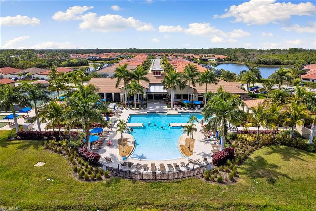 1244 Manado Dr, Naples, FL 34113-40