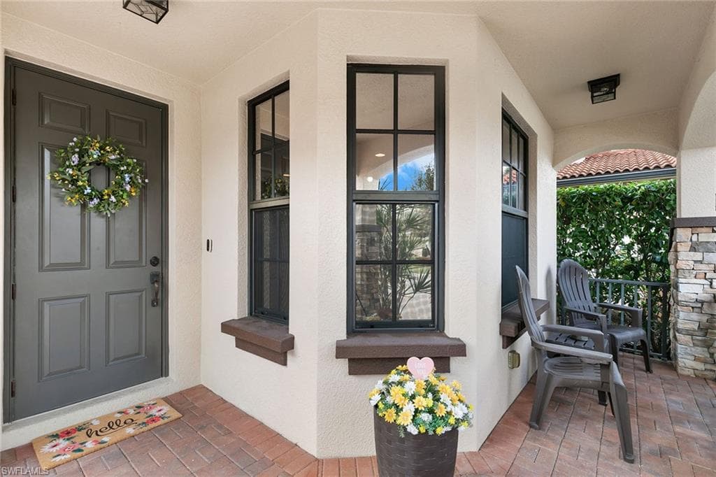 1244 Manado Dr, Naples, FL 34113-5