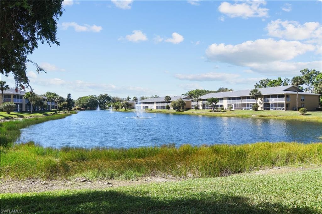 1250 Yesica Ann Cir E102, Naples, FL 34110-18