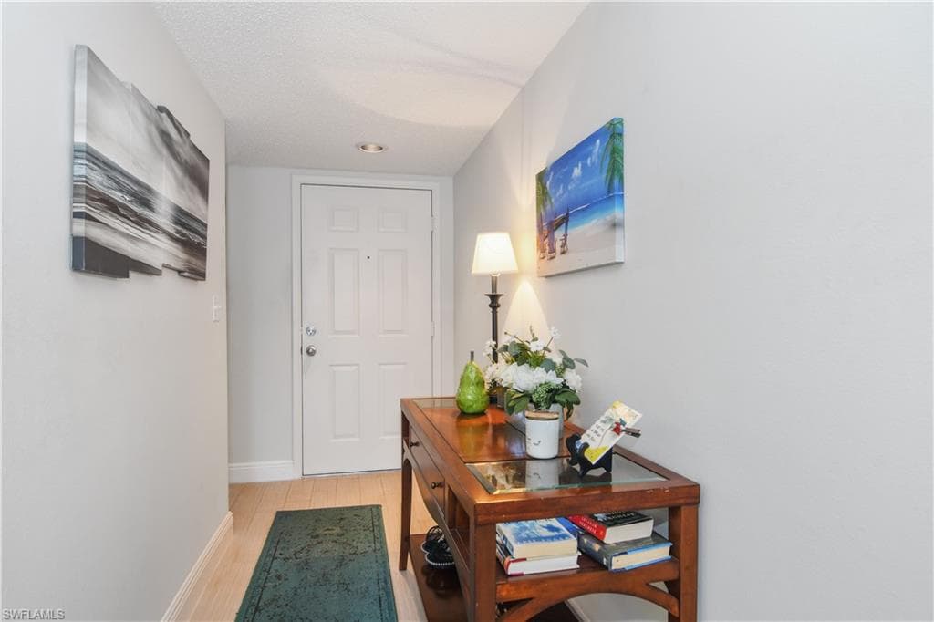 1250 Yesica Ann Cir E102, Naples, FL 34110-4