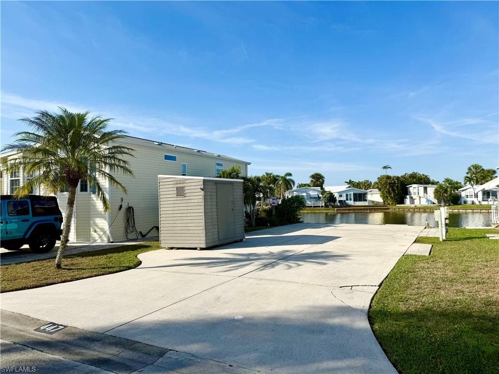 447 Cheetah Dr, Naples, FL 34114-17