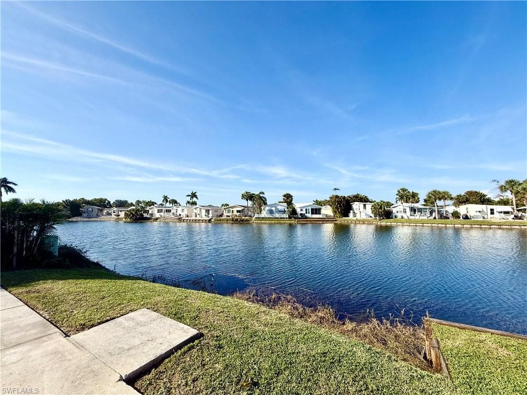 447 Cheetah Dr, Naples, FL 34114-6