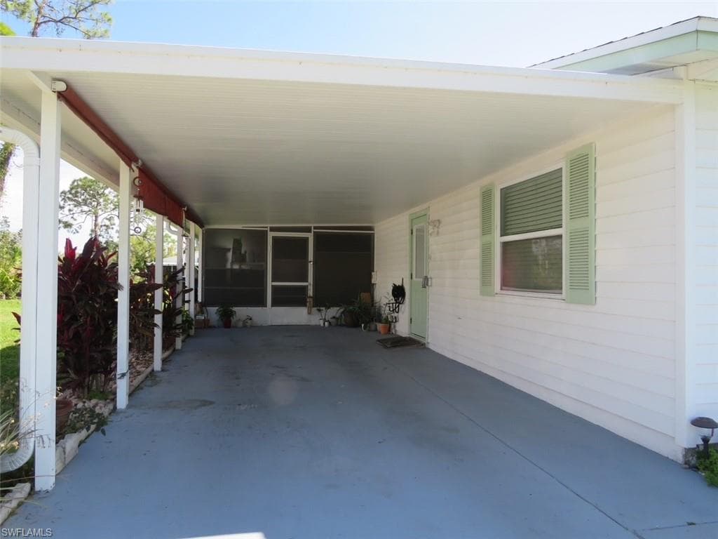 5 Pinewood Blvd, Lehigh Acres, FL 33936-4