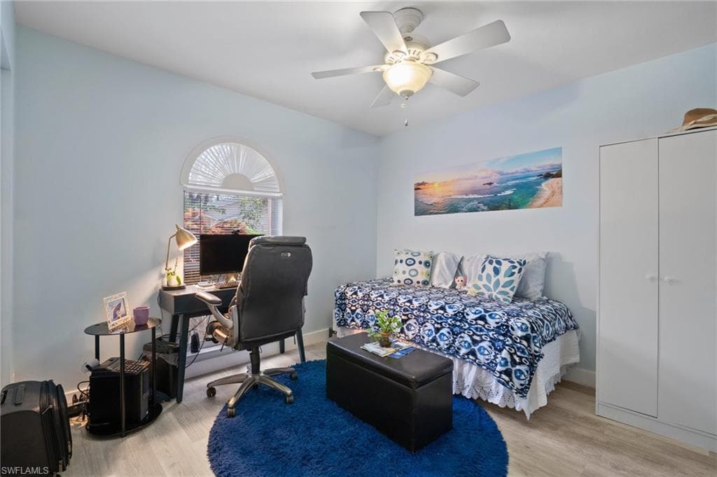 12249 Londonderry Ln, Bonita Springs, FL 34135-8