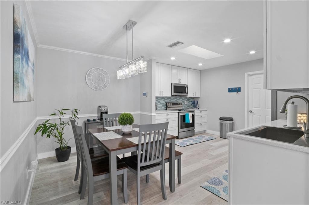 12249 Londonderry Ln, Bonita Springs, FL 34135-13