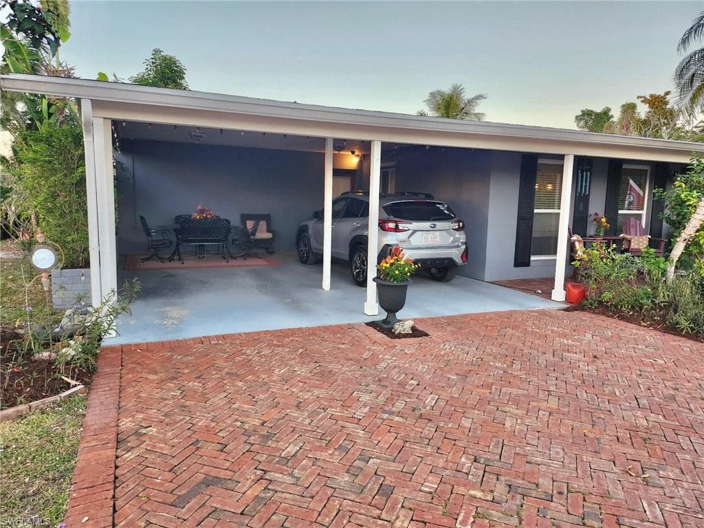 1605 Oakley Ave, Fort Myers, FL 33901-15