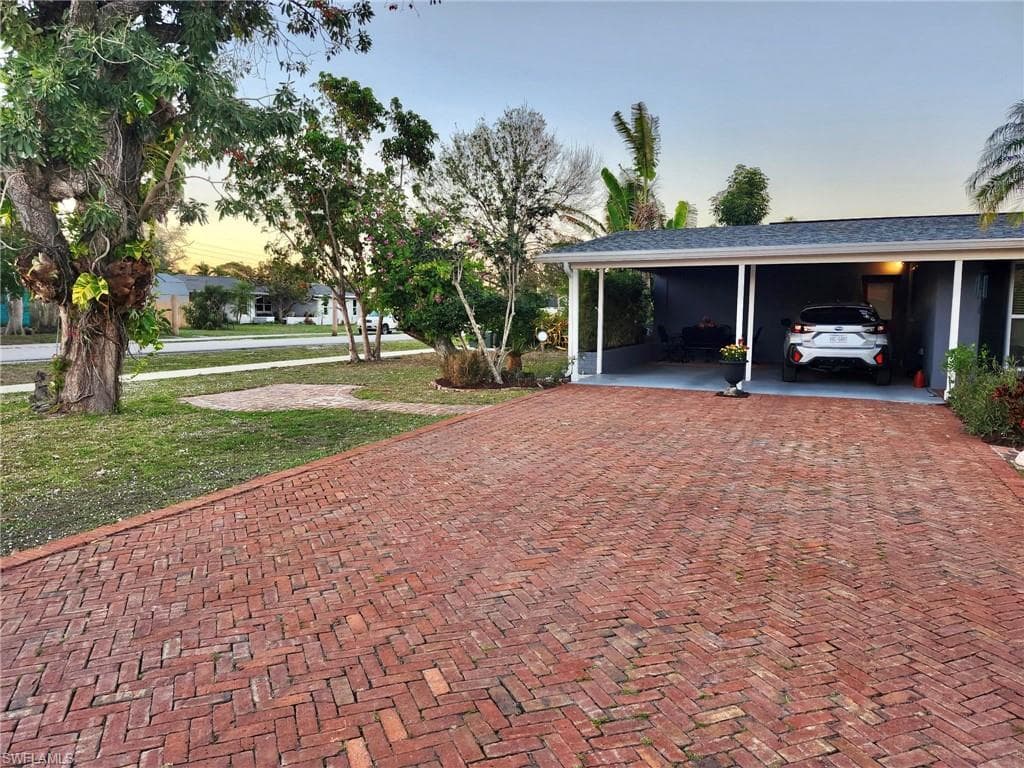 1605 Oakley Ave, Fort Myers, FL 33901-27