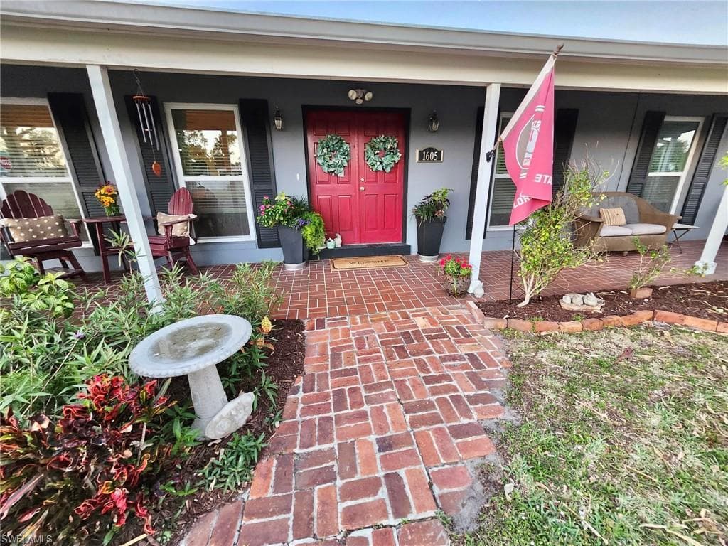 1605 Oakley Ave, Fort Myers, FL 33901-1