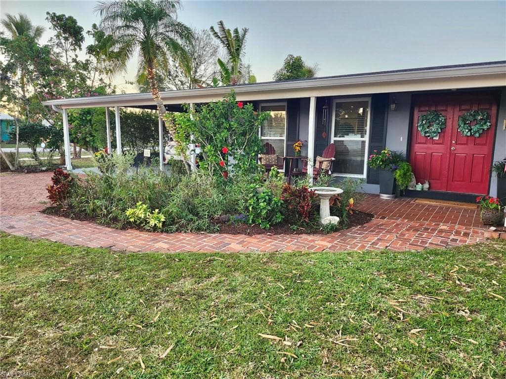 1605 Oakley Ave, Fort Myers, FL 33901-2