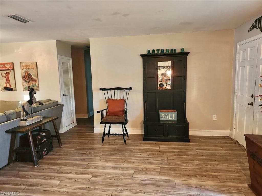 1605 Oakley Ave, Fort Myers, FL 33901-38
