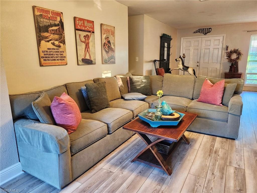 1605 Oakley Ave, Fort Myers, FL 33901-6