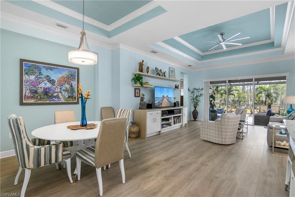 6303 Antigua Way, Naples, FL 34113-10