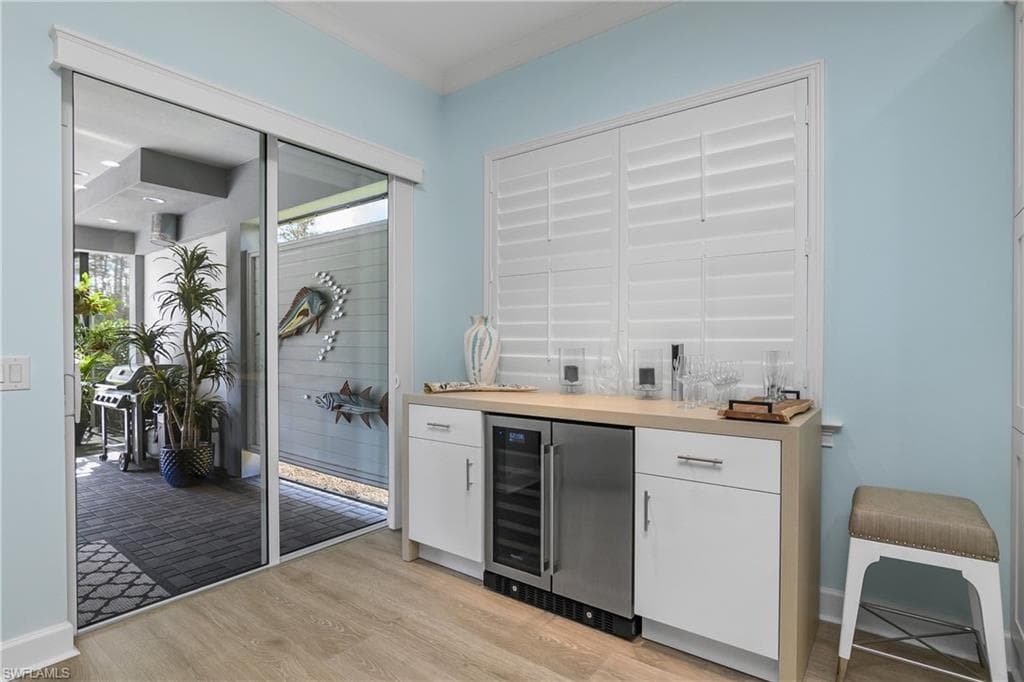 6303 Antigua Way, Naples, FL 34113-14