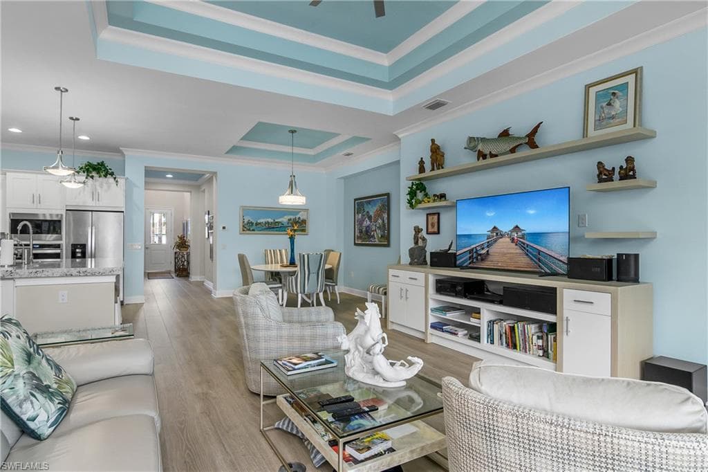 6303 Antigua Way, Naples, FL 34113-15