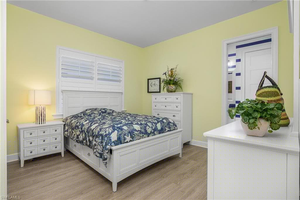 6303 Antigua Way, Naples, FL 34113-25