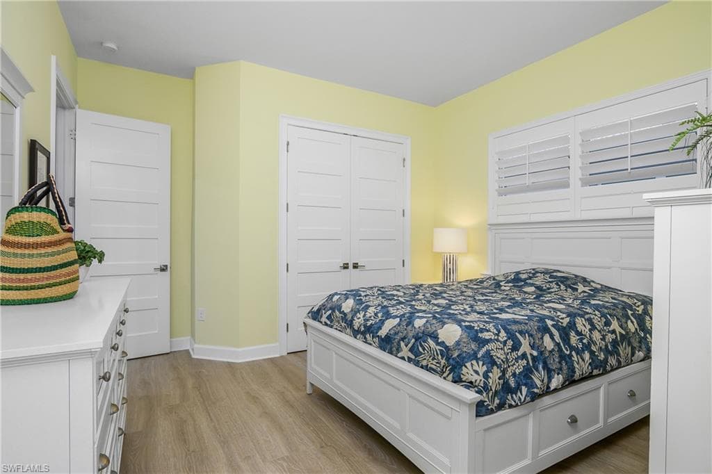 6303 Antigua Way, Naples, FL 34113-26
