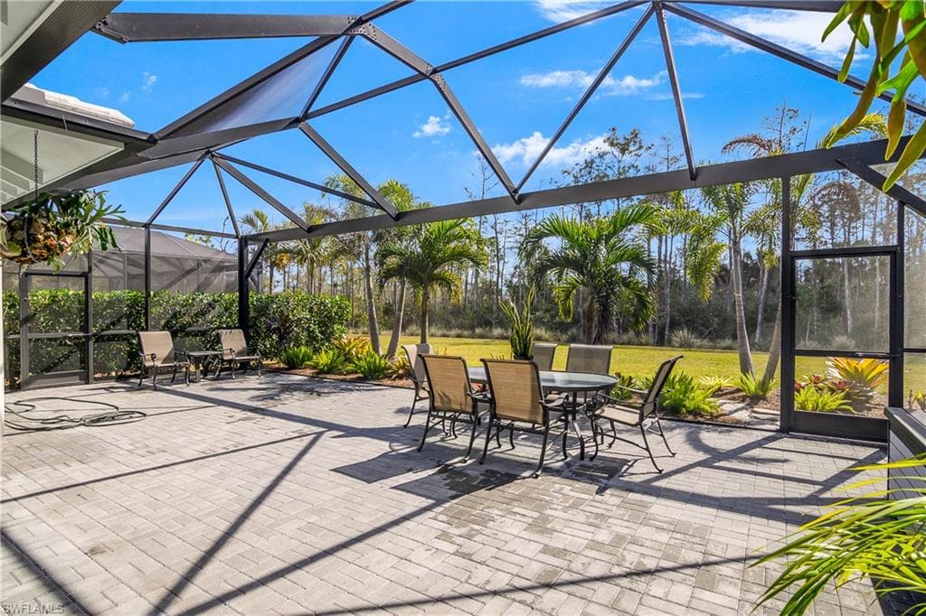6303 Antigua Way, Naples, FL 34113-32
